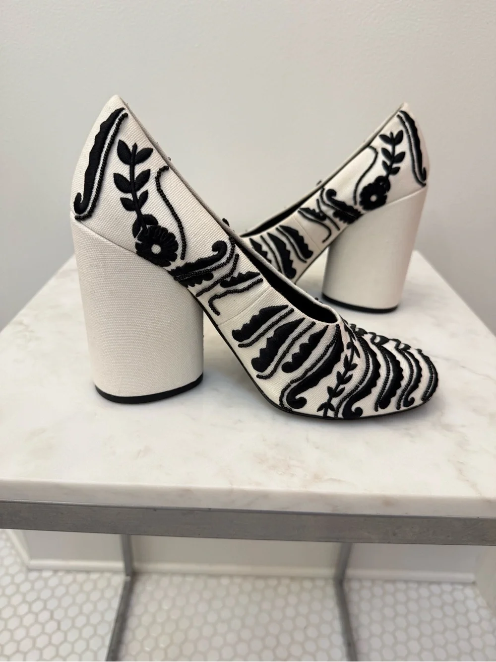 TORY BURCH LUCIA EMBELLISHED BLOCK HEEL PUMPS EMBROIDERED BEADED